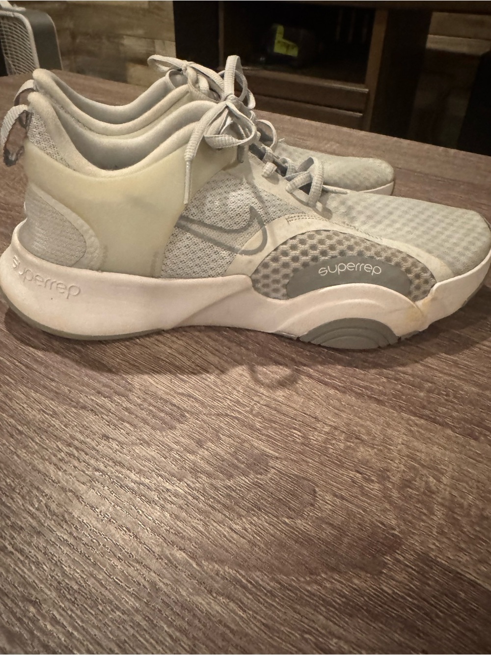 Nike Men’s SuperRep Sneakers in Light Gray and White Size 7.5. EUC